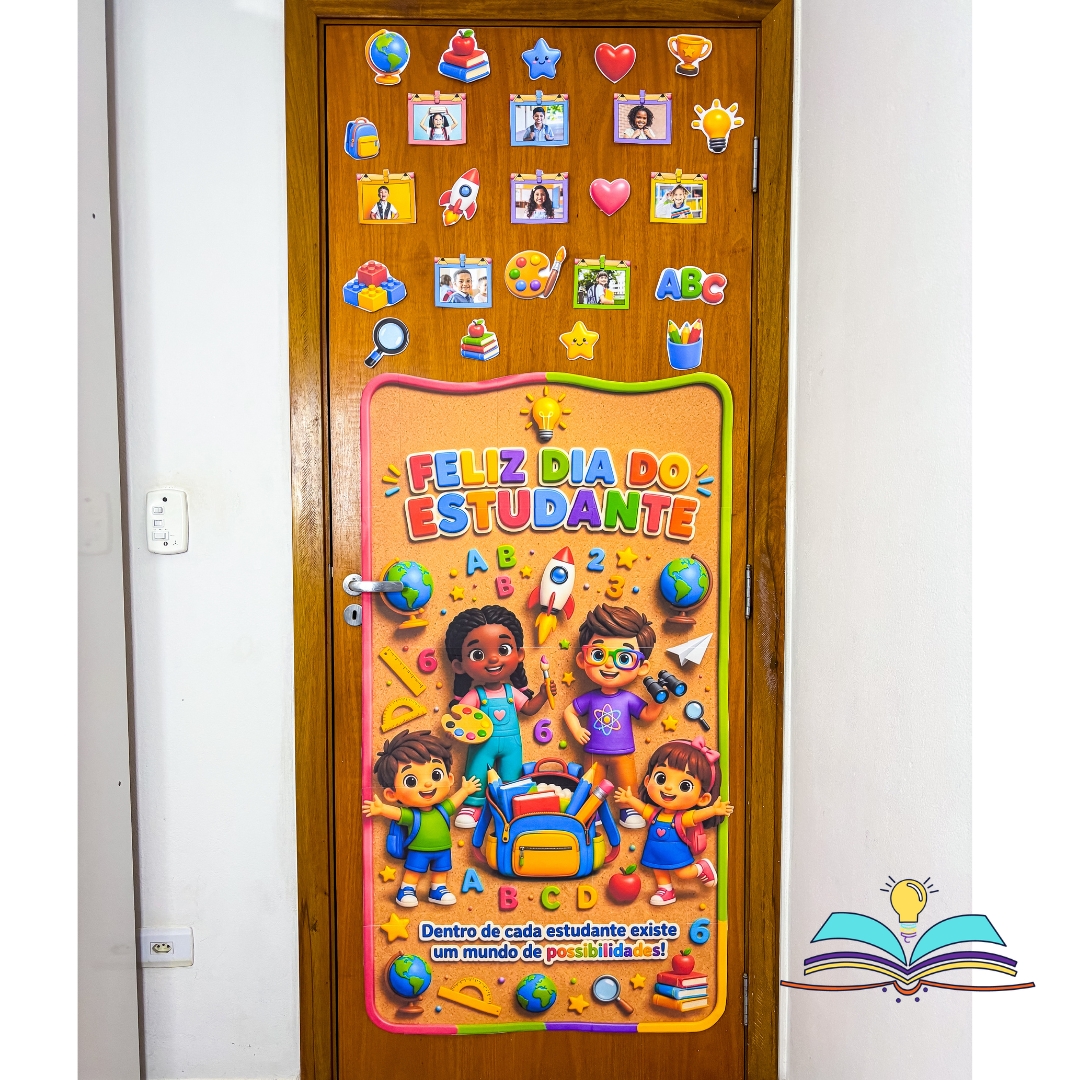 Painel para porta com o tema Dia do Estudante, ideal para decorar a entrada da sala de aula e valorizar os alunos no ambiente escolar.